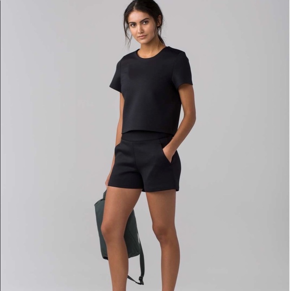 Lululemon Shaped Short Sleeve (Solid) Black